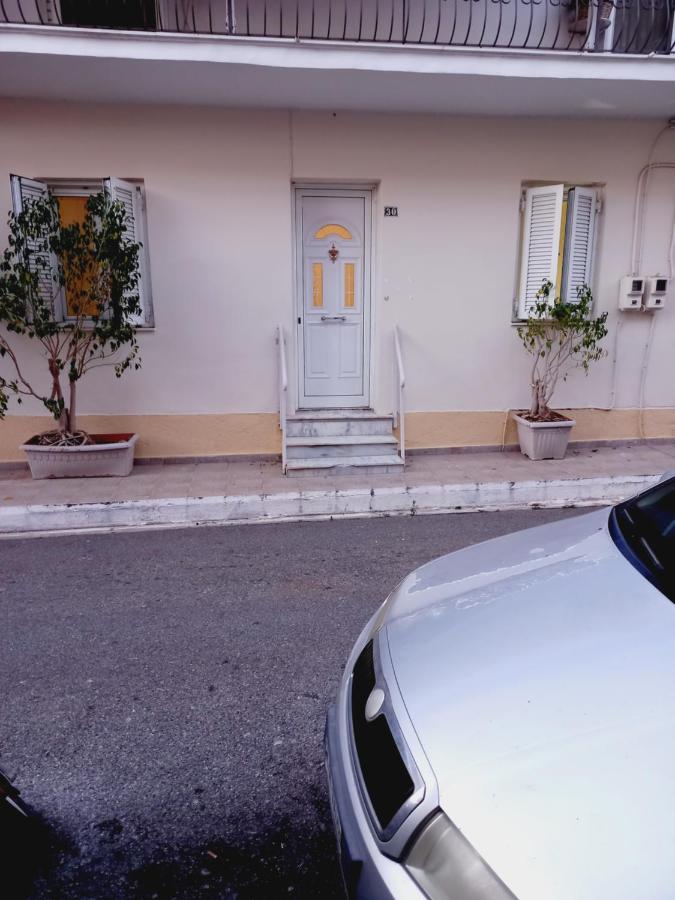 Στην Αυλή Της Ράχης Apartment Kalamata Ngoại thất bức ảnh