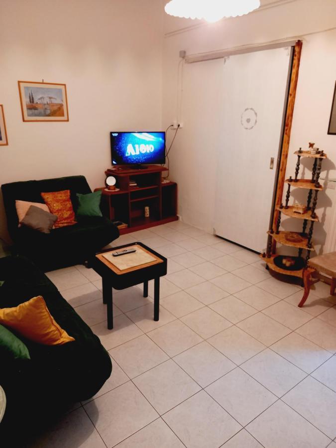 Στην Αυλή Της Ράχης Apartment Kalamata Ngoại thất bức ảnh